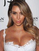 Kim-Kardashian-555
