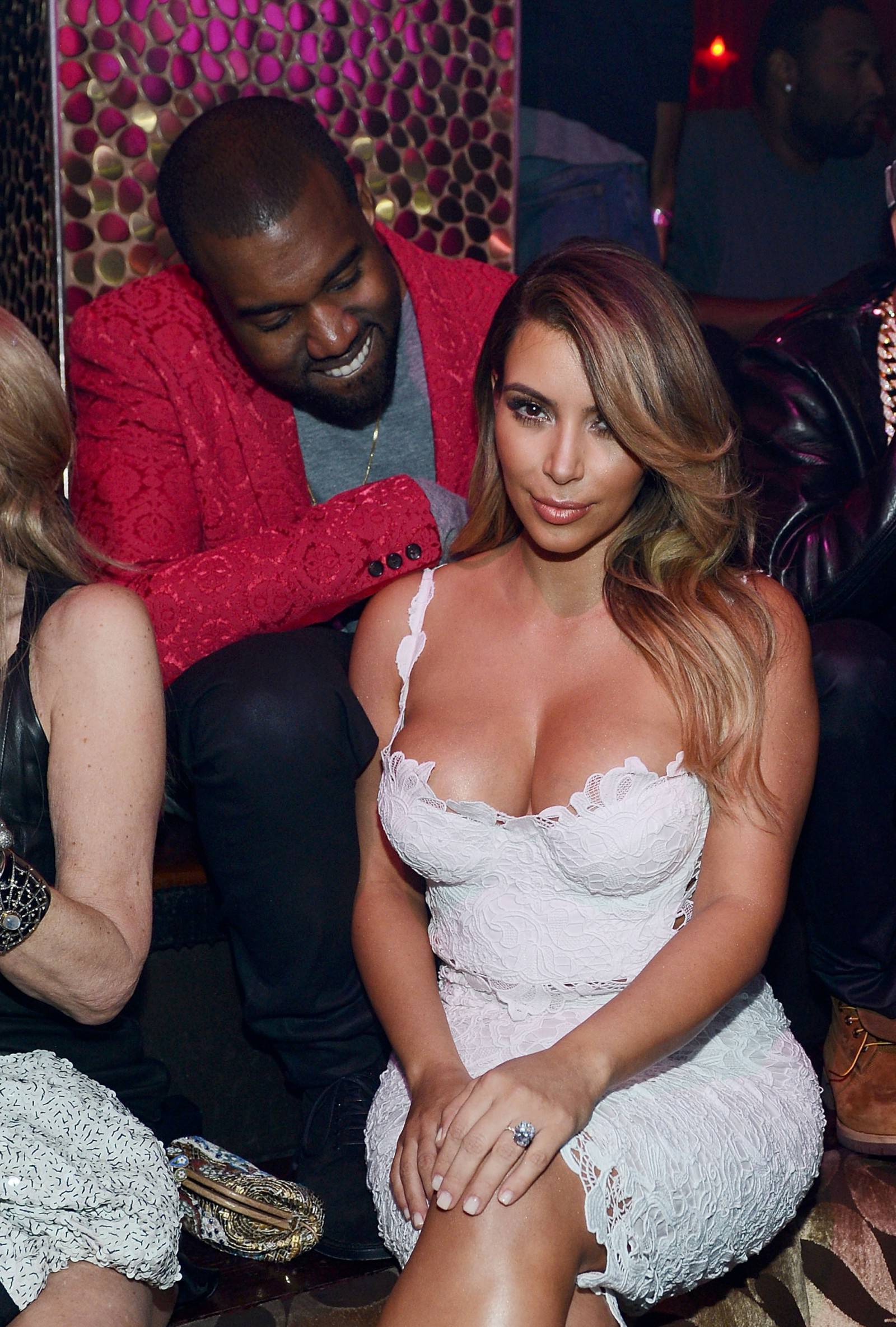 Kim-Kardashian-557