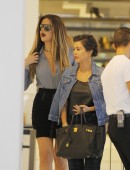 Kourtney-Kardashian-and-Khloe-Kardashian-4