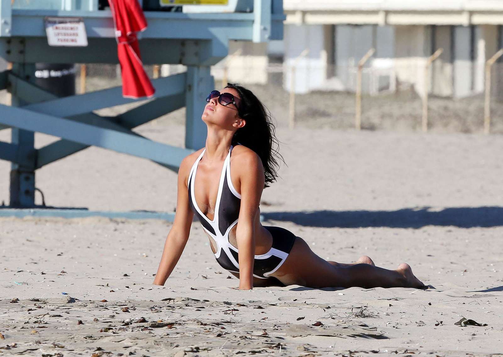 Lucy-Mecklenburgh-17