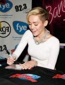 Miley-Cyrus-Bangerz-Music-Album-Release-Party-1