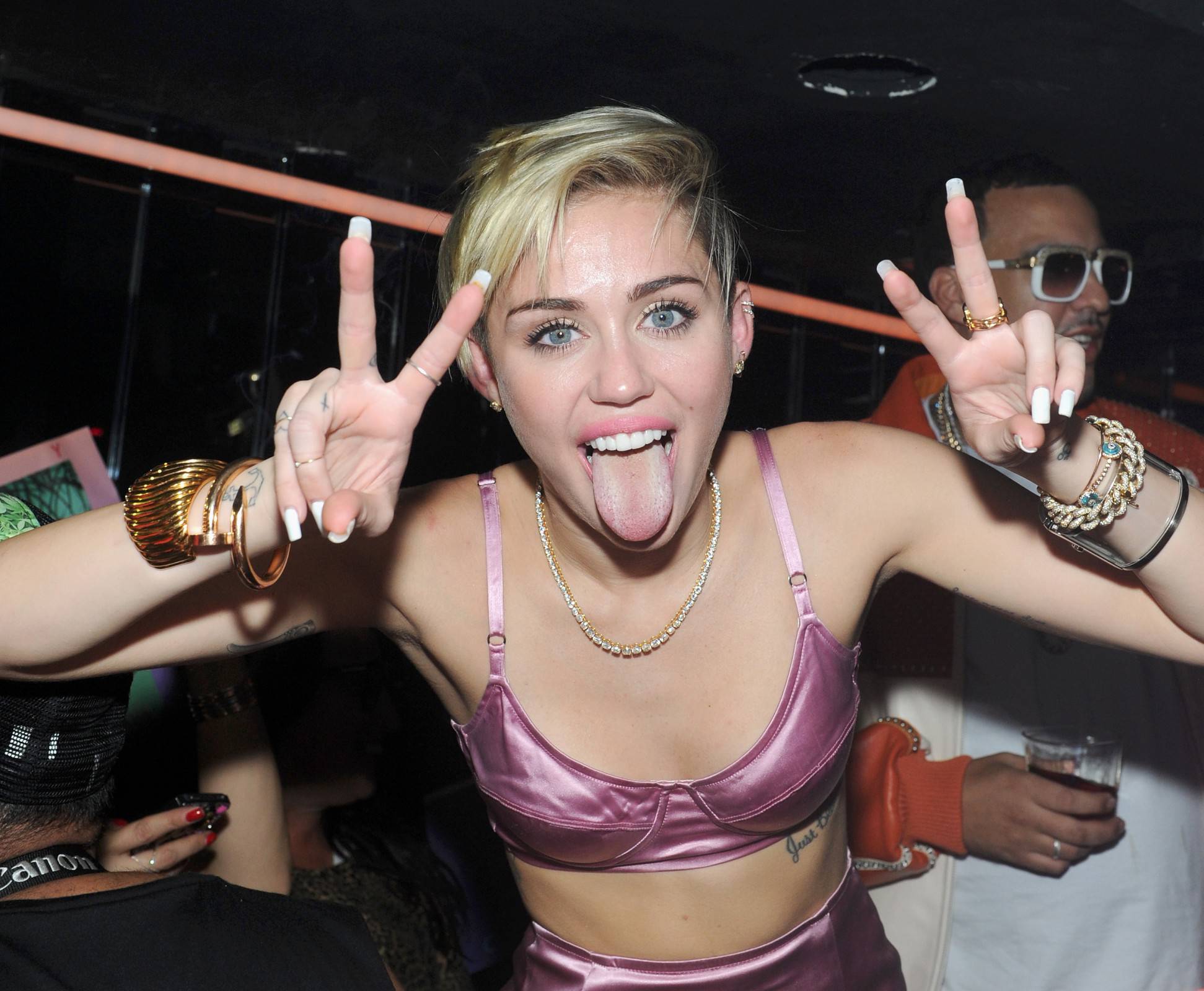 Miley-Cyrus-Bangerz-Music-Album-Release-Party-17