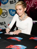 Miley-Cyrus-Bangerz-Music-Album-Release-Party-8