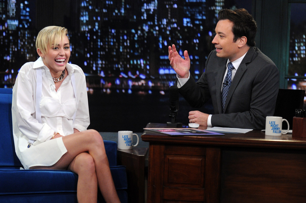 Miley-Cyrus-Late-Night-with-Jimmy-Fallon-in-NYC-1