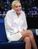 Miley-Cyrus-Late-Night-with-Jimmy-Fallon-in-NYC-11