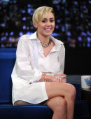 Miley-Cyrus-Late-Night-with-Jimmy-Fallon-in-NYC-16