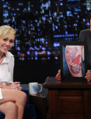 Miley-Cyrus-Late-Night-with-Jimmy-Fallon-in-NYC-9