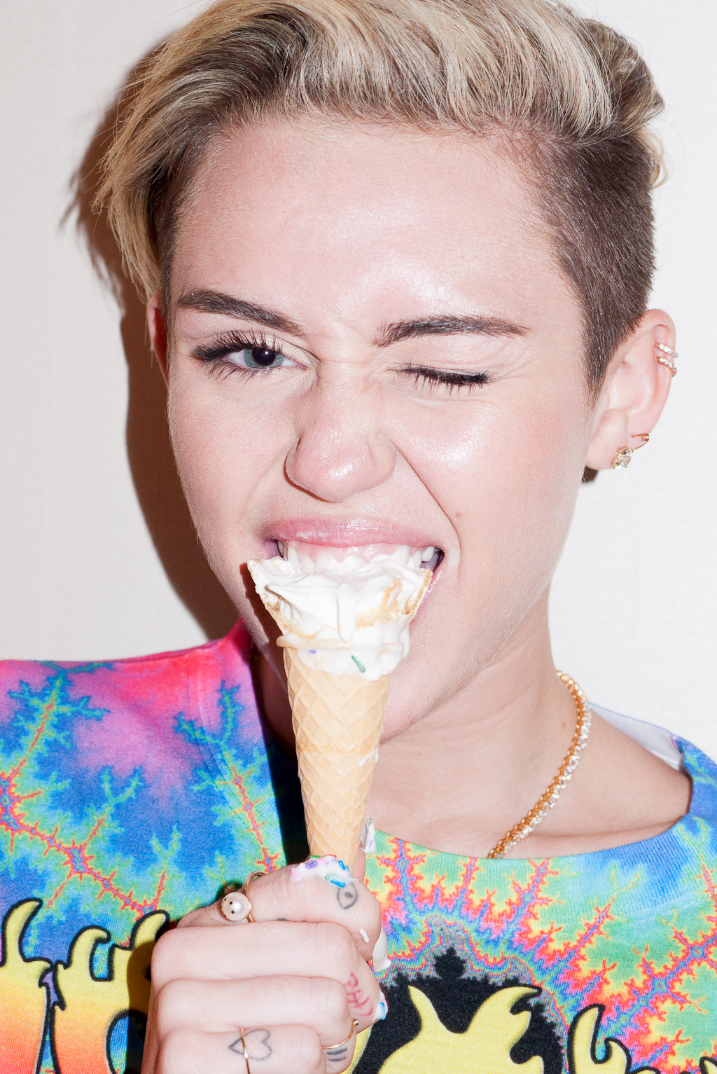 Miley-Cyrus-Terry-Richardson-Photoshoot-October-2013-12
