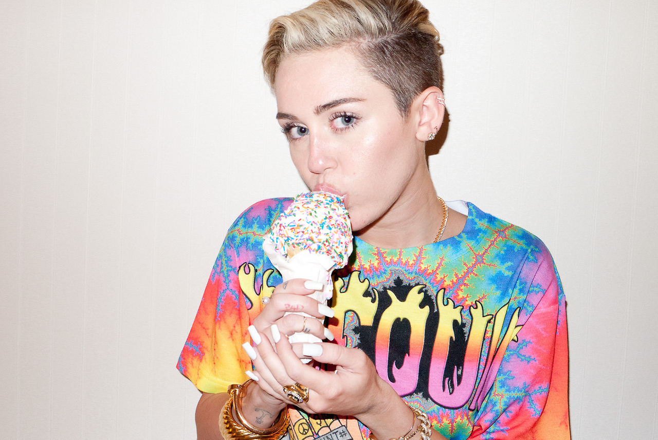 Miley-Cyrus-Terry-Richardson-Photoshoot-October-2013-24