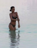 Rihanna-at-Dead-Sea-Israel-2