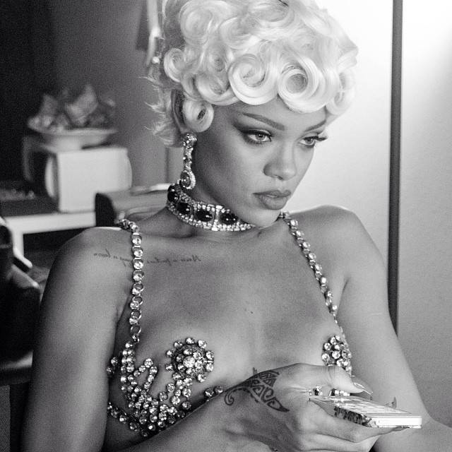 Rihanna-in-Pour-It-Up-Music-Video-Photoshoot-8