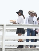 Salma-Hayek-on-the-Set-of-How-to-Make-Love-Like-an-Englishman-in-LA-10