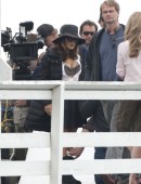 Salma-Hayek-on-the-Set-of-How-to-Make-Love-Like-an-Englishman-in-LA-15