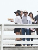 Salma-Hayek-on-the-Set-of-How-to-Make-Love-Like-an-Englishman-in-LA-4
