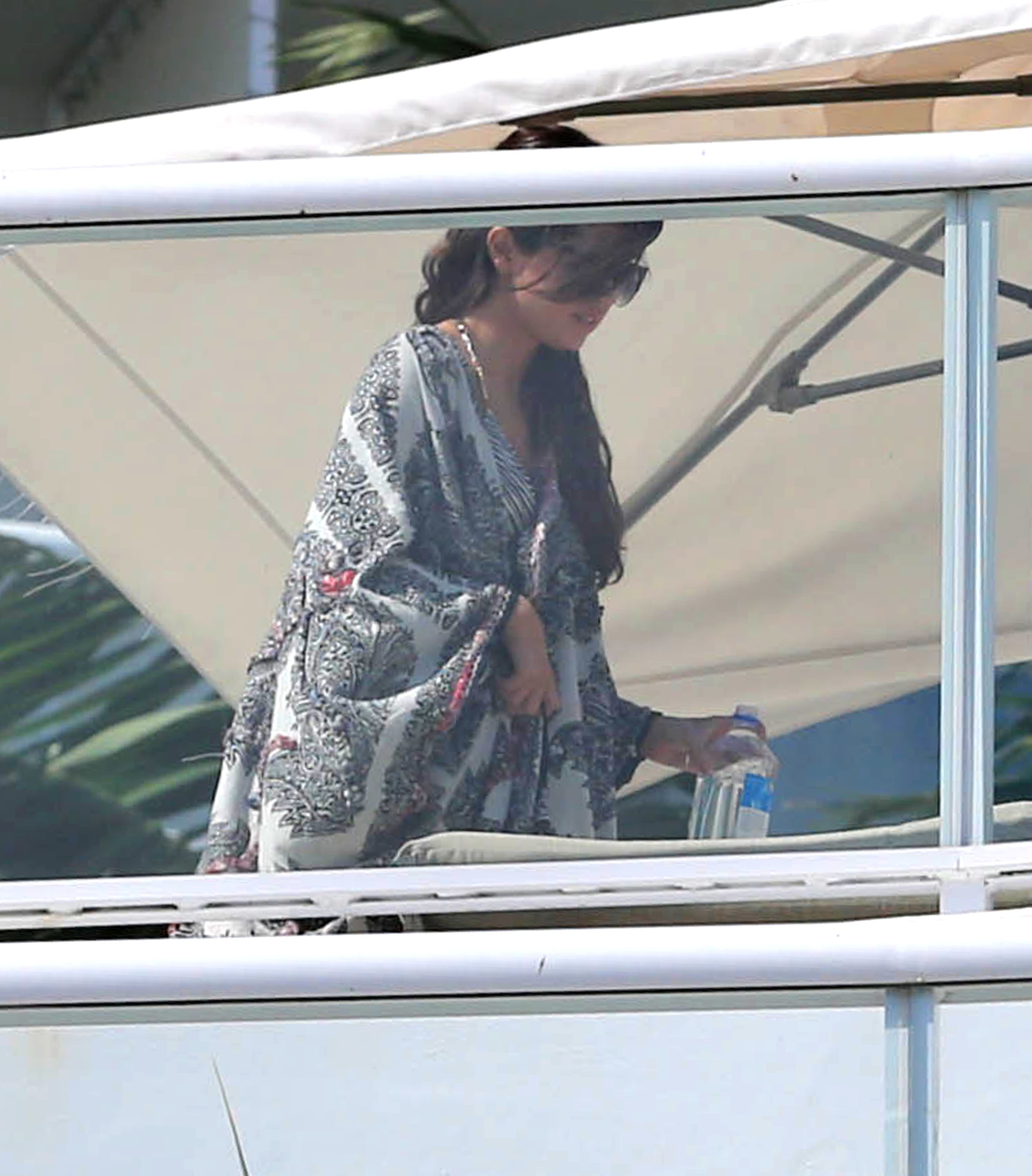 Selena Gomez Soaks Up The Miami Sun