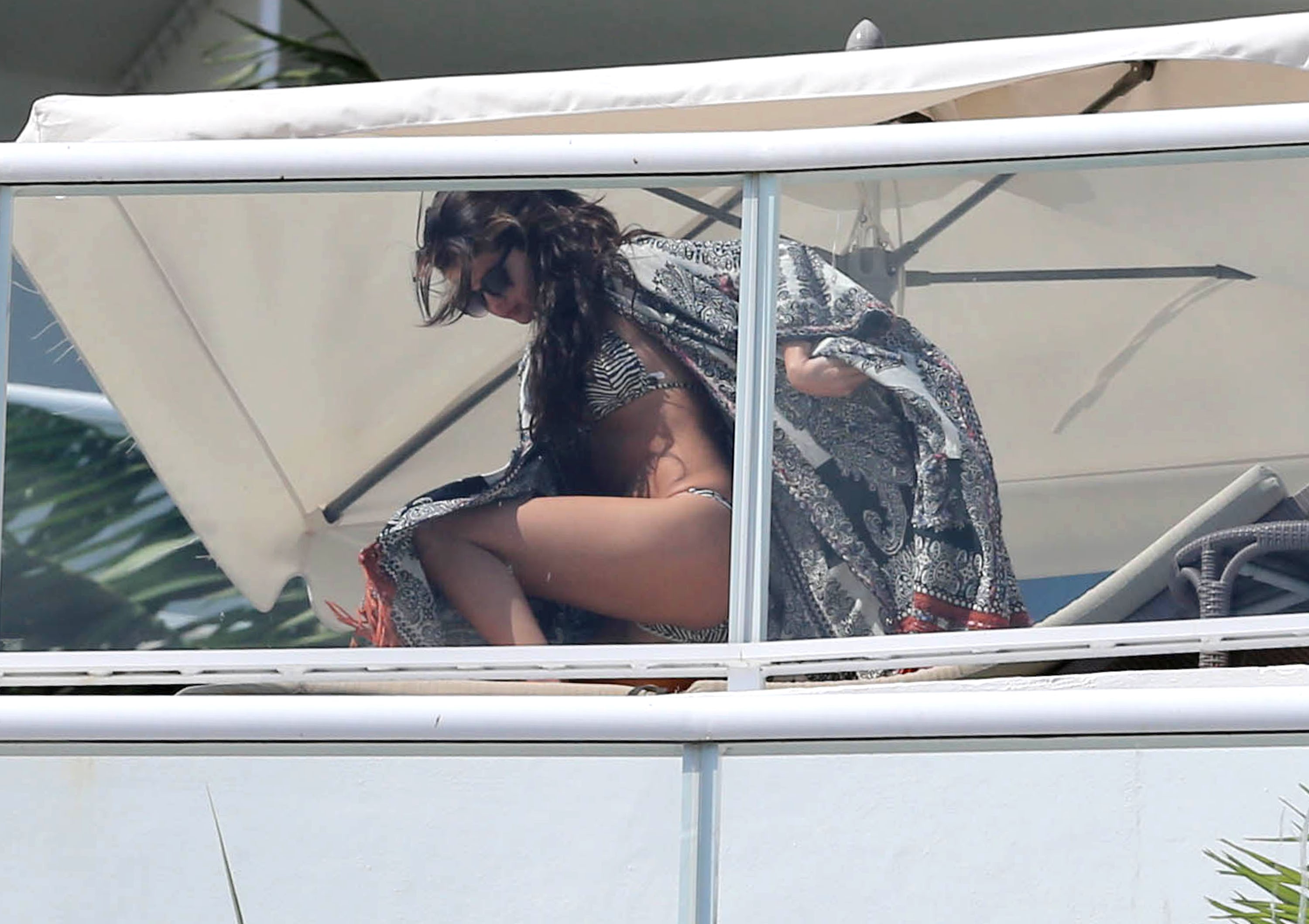 Selena Gomez Soaks Up The Miami Sun