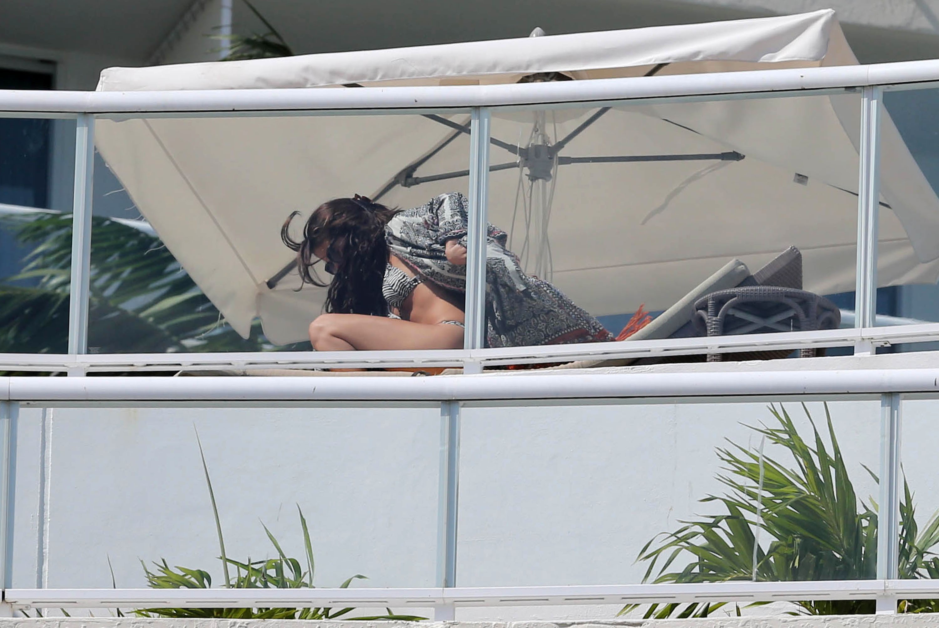 Selena Gomez Soaks Up The Miami Sun