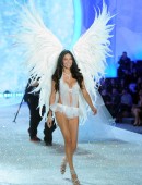 Adriana-Lima-5