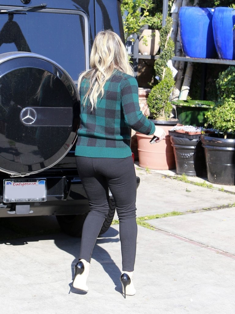 Hilary-Duff-551