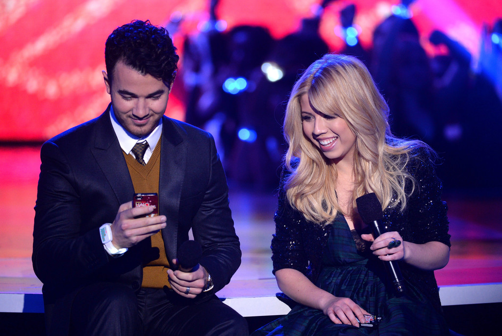 Jennette-Mccurdy-211