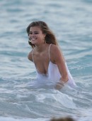 Nina-Agdal-2