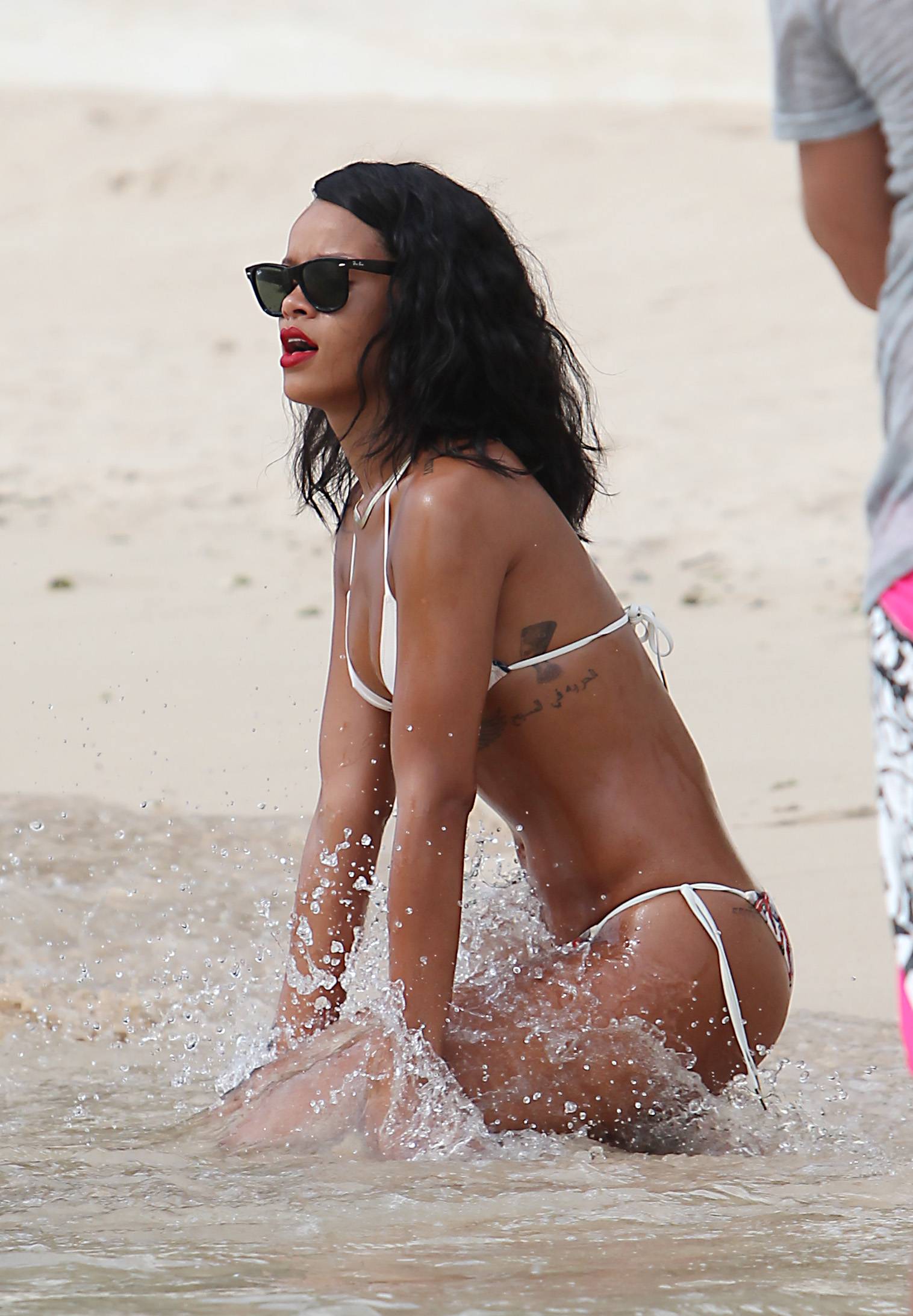 Rihanna-21