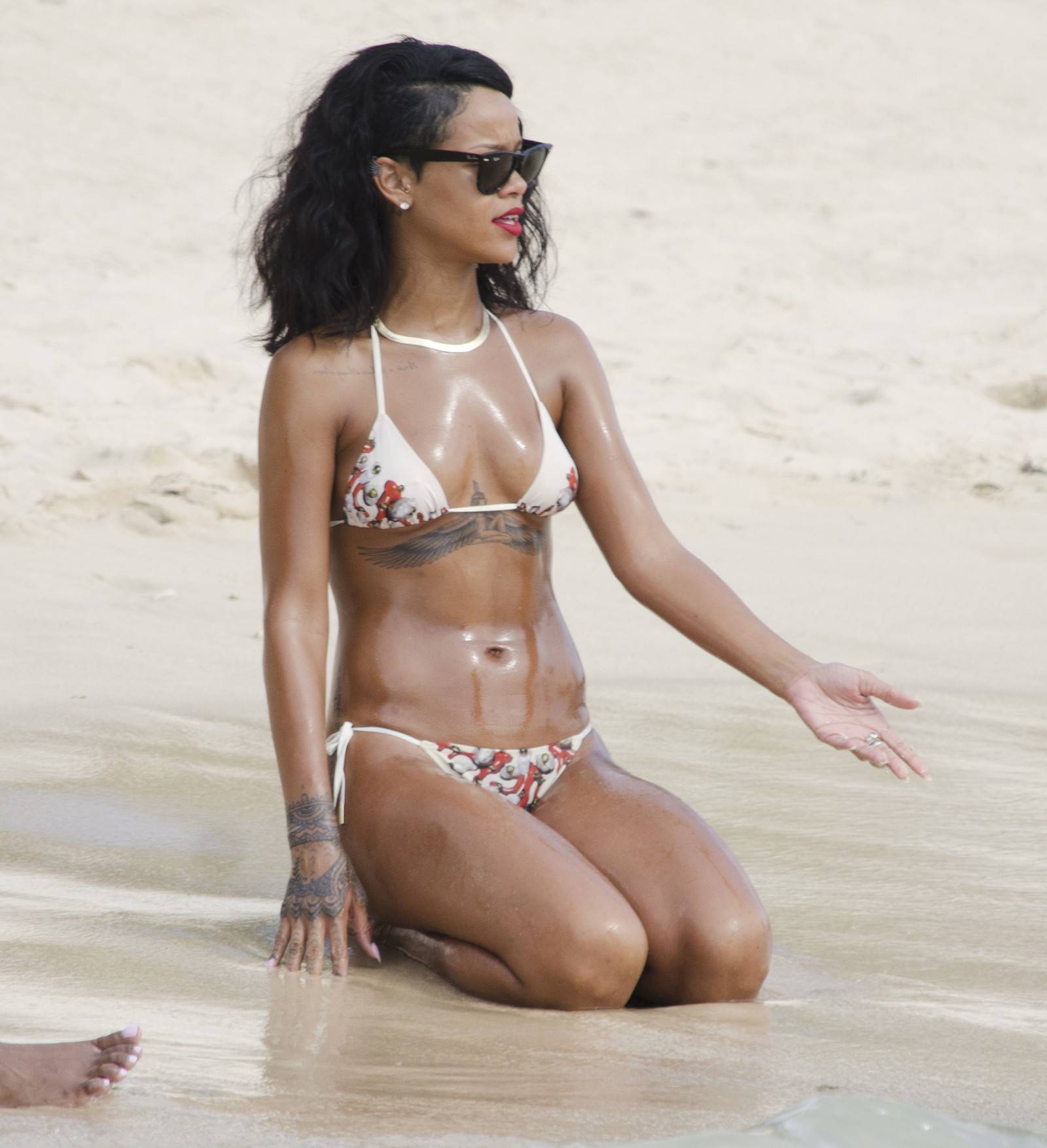 Rihanna-52