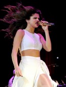 Selena-Gomez-25