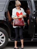 SHE'S GOT A BIG HEART! Taylor Swift heads to dance rehearsals at a Los Angeles dance studio