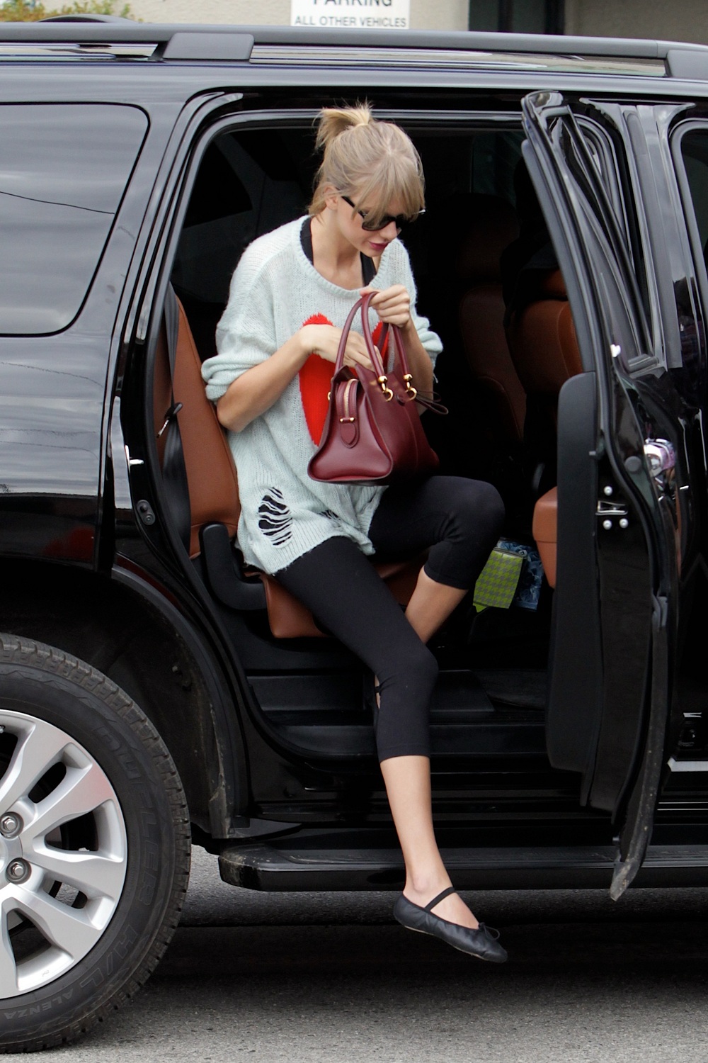SHE'S GOT A BIG HEART! Taylor Swift heads to dance rehearsals at a Los Angeles dance studio