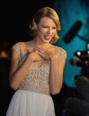 Taylor-Swift-503