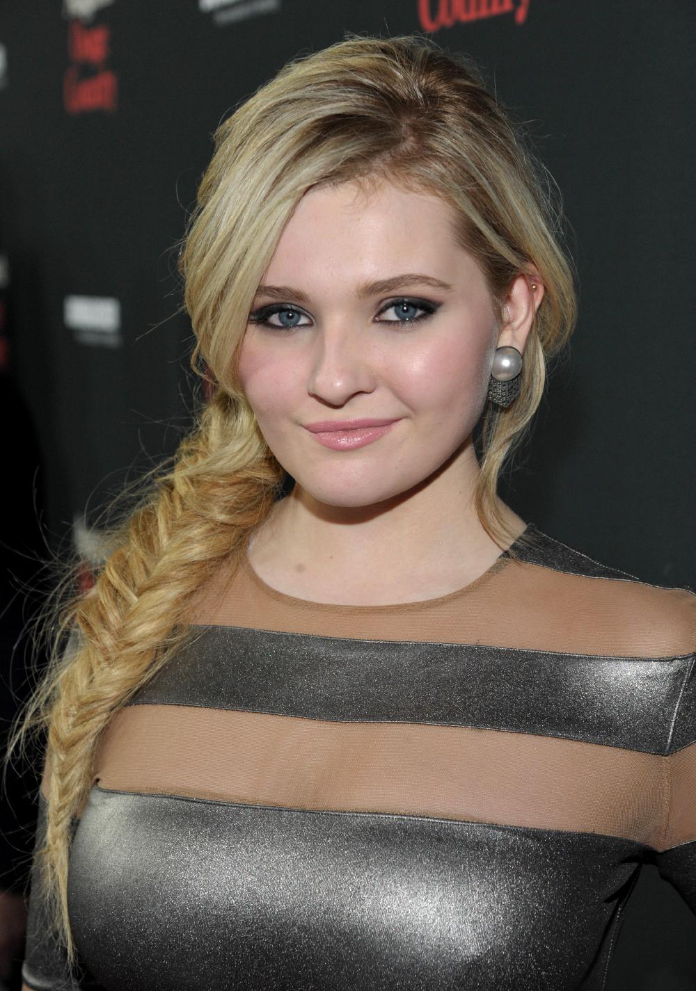 Abigail-Breslin-7
