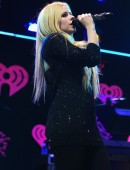 Avril-Lavigne-11