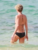Charlize-Theron-5