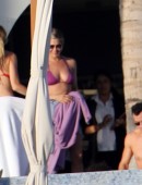 Jennifer Aniston is seen on holiday in Mexico with fiance Justin Theroux and friend Courteney Cox