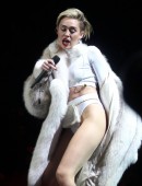 Miley-Cyrus-220