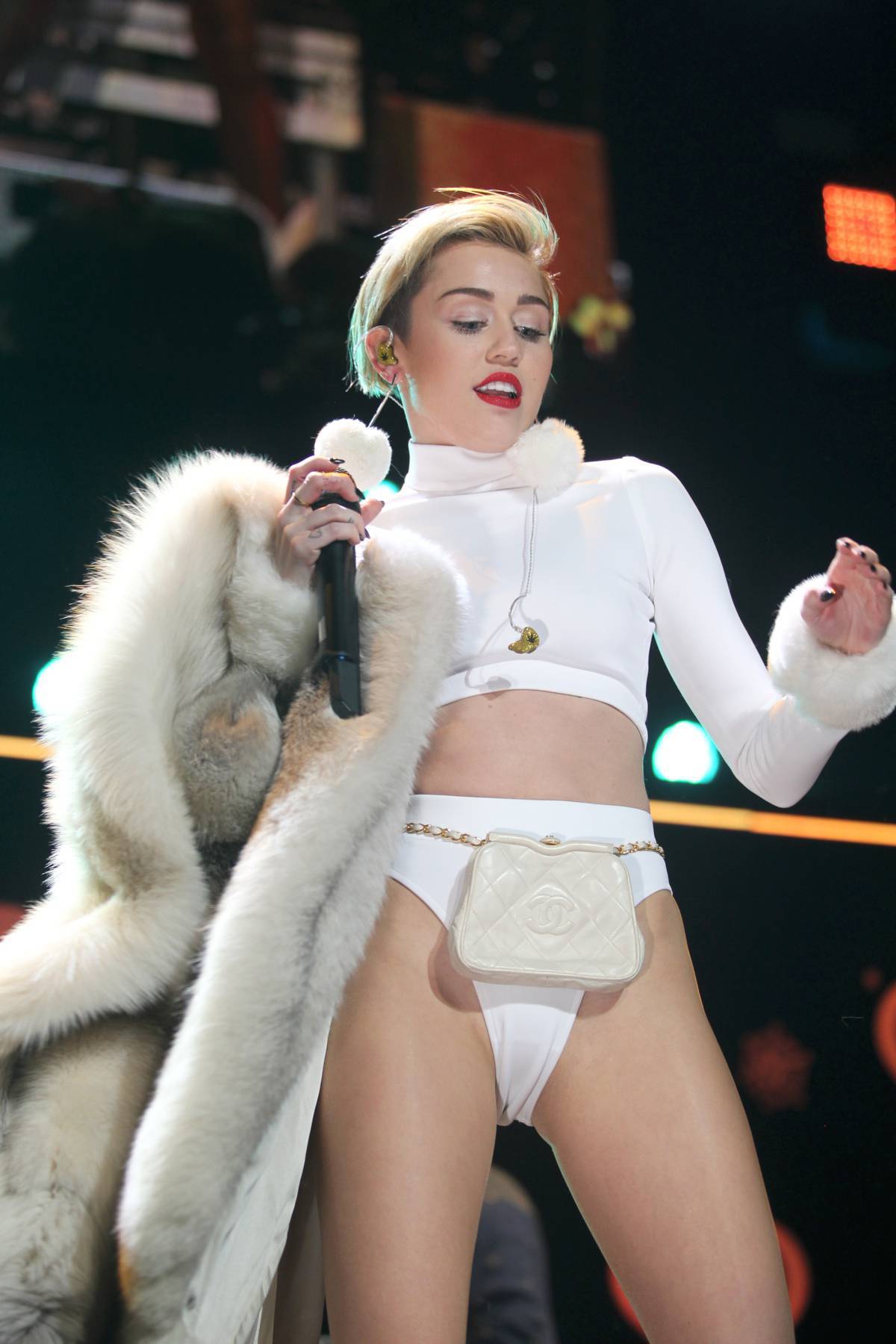 Miley-Cyrus-223