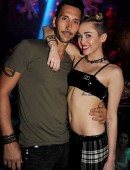 Miley-Cyrus-321