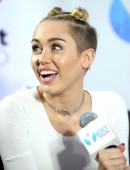 Miley-Cyrus-326