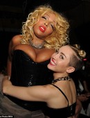 Miley-Cyrus-327