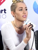 Miley-Cyrus-328