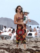 Molly-Sims-6