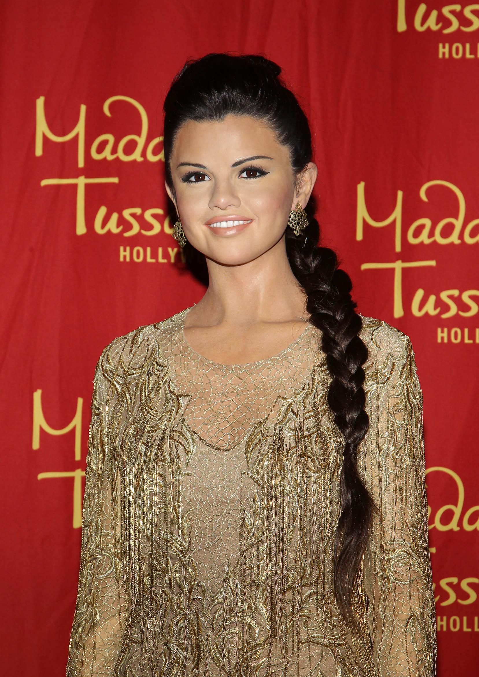 Madame Tussauds Hollywood unveils their brand new Selena Gomez figure for the first time!
