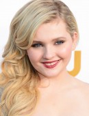 Abigail-Breslin-404