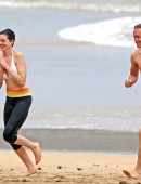 Anne-Hathaway-409