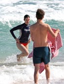 Anne-Hathaway-in-Bikini-2