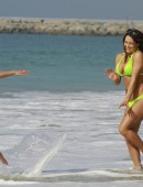 Bella Twins Brianna & Stephanie Garcia-Colace spend the day at a LA beach