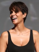 Halle-Berry-12