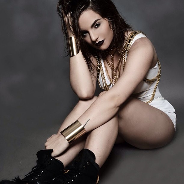 Joanna-JoJo-Levesque-in-Graphics-Metropolis-Photoshoot-2013-3