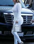 Kim Kardashian arriving at Plaza Towers in Los Angeles